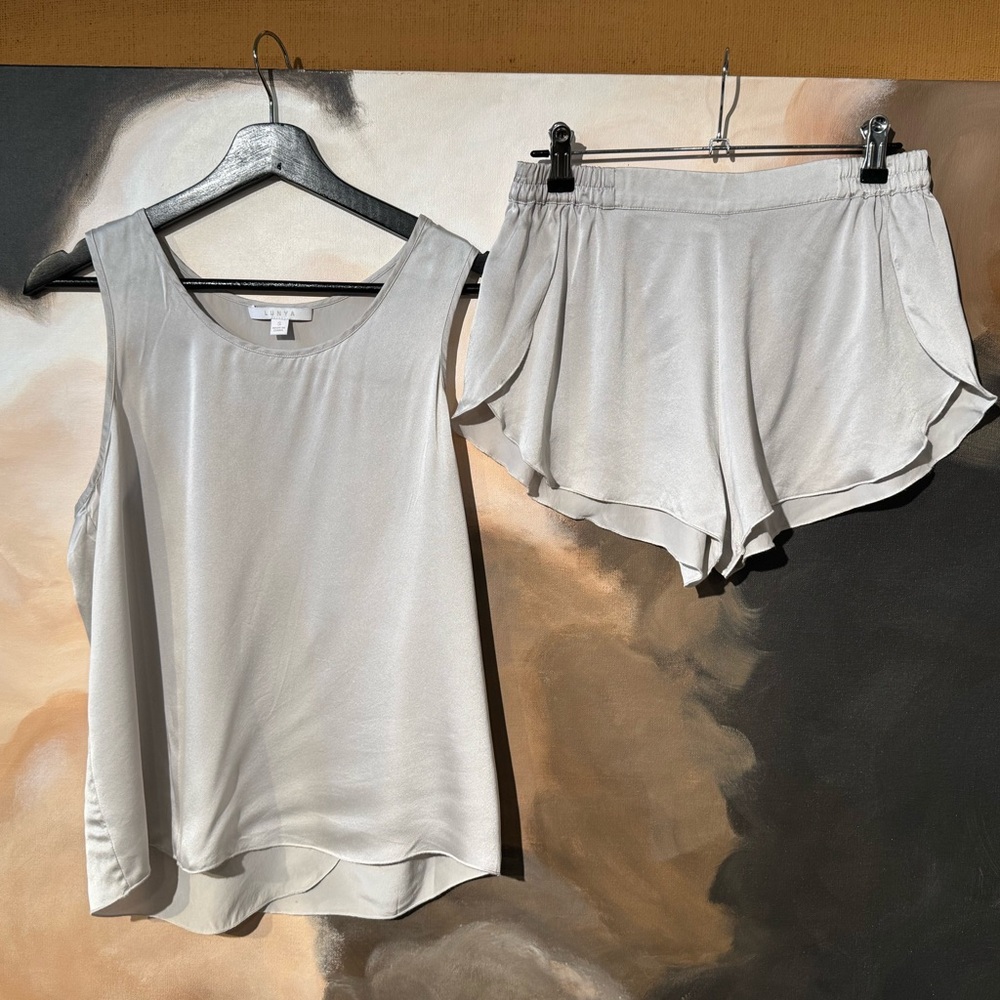 Lunya Women's 100% Silk Sleep Tank and Shorts Set in Light Gray Small